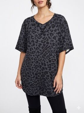Women's Charcoal Leopard V-Neck Short Sleeve Top